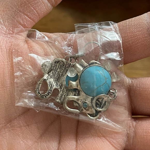 NWOT Turquoise Elephant Drop Earrings Bohemian Animal Dangle Hook Earrings - Picture 3 of 6